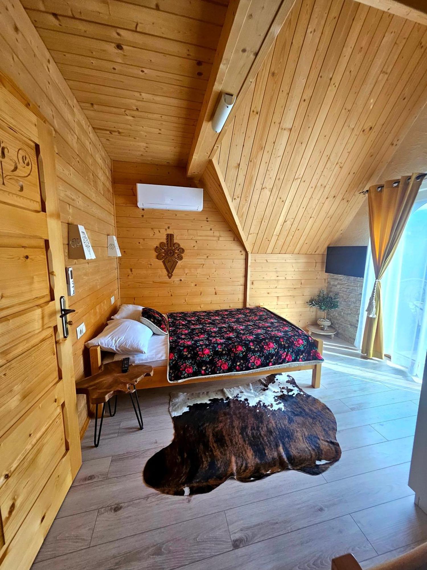 Goralska Chatka 2 Highland Cottage - Split Ac, Jacuzzi, Sauna, Private Parking, Mountains View, Garden, Zakopane Ngoại thất bức ảnh