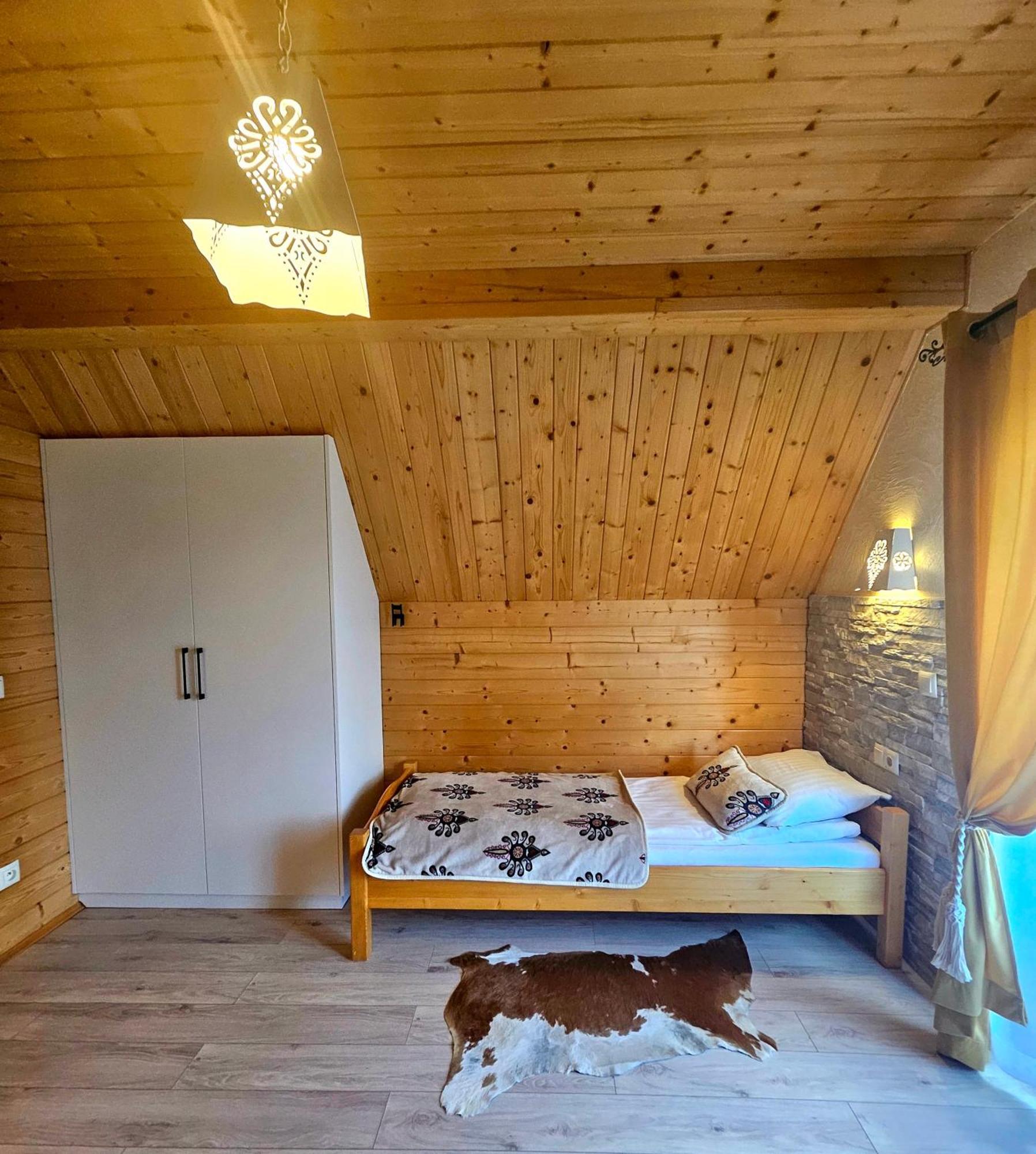 Goralska Chatka 2 Highland Cottage - Split Ac, Jacuzzi, Sauna, Private Parking, Mountains View, Garden, Zakopane Ngoại thất bức ảnh