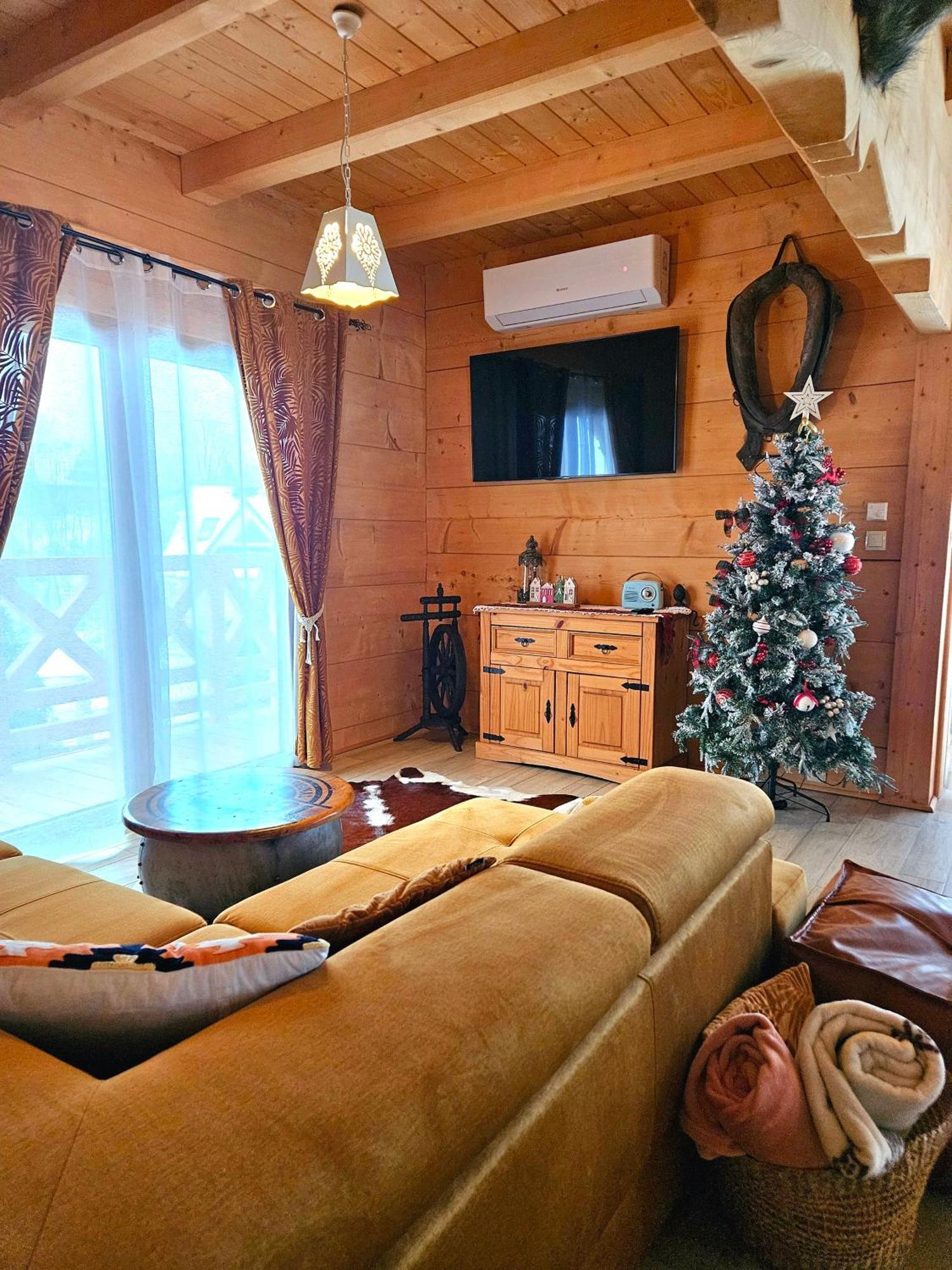 Goralska Chatka 2 Highland Cottage - Split Ac, Jacuzzi, Sauna, Private Parking, Mountains View, Garden, Zakopane Ngoại thất bức ảnh